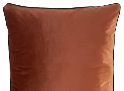 Poszewka welwetowa 60x60 GAJA 2 jednokolorowa ceglana obszyta lamówką