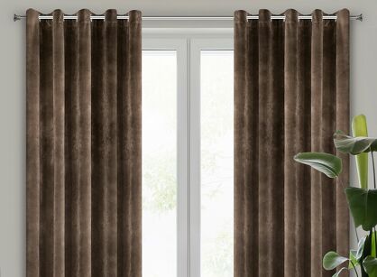 Zasłona na przelotkach 140x250 VILLA welwetowa brązowa o aksamitnej strukturze