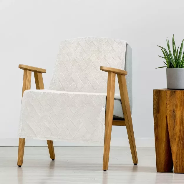 Koc na fotel 70x160 CARO kremowy puszysty typu flano z wytłaczanym wzorem Design 91