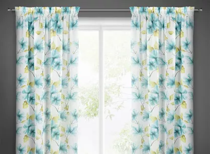Firana na taśmie 140x270 SOFIA biała z lekkiej etaminy z nadrukiem malarskich niebieskich kwiatów