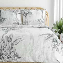 Pościel satynowa 220x200 SPRING 104 biała stalowa z wzorem bananowców z kolekcji Classic