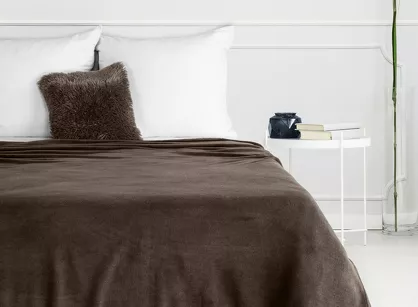 Koc jednokolorowy 150x200 SIMPLE 1 ciemny brąz wyjątkowo miękki