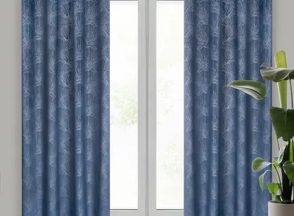 Zasłona na przelotkach 140x250 GOJA zaciemniająca Pierre Cardin granatowa z modnym motywem złotych liści miłorzębu