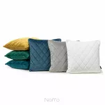 Poszewka welwetowa z wypełnieniem 50x50 VELVET 28F bordowa pikowana w romby z ozdobną wypustką na brzegach - 5
