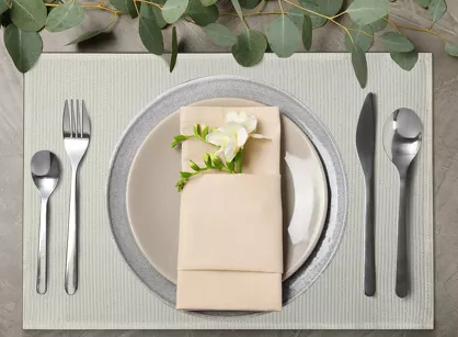 Serwetka 30x40 ALISA biała zdobiona złotą nicią 4 szt.