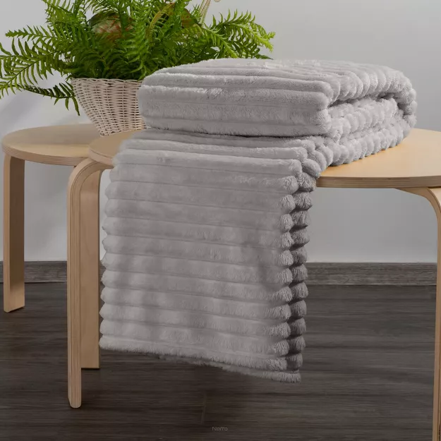 Koc 150x200 SOFT beżowy puszysty typu flano z wytłaczanym wzorem Design 91