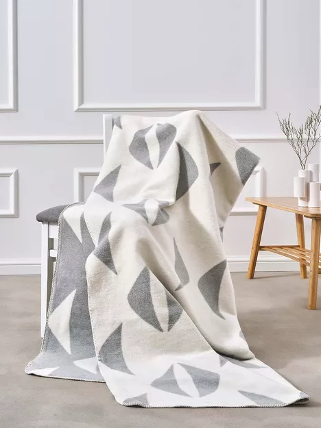 Koc bawełniany 150x200 2139-1 szary rogaliki wykończony szydełkiem