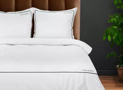 Pościel z makosatyny 160x200 EVA 10B Eva Minge biała z lamówką czarną i napisami