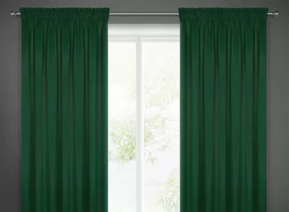 Zasłona na taśmie 135x270 LOGAN zaciemniająca ciemna zieleń jednokolorowa z półmatowej tkaniny