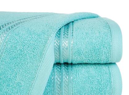 Ręcznik bawełniany 70x140 LORI błękitny z delikatną bordiurą z błyszczącą nicią
