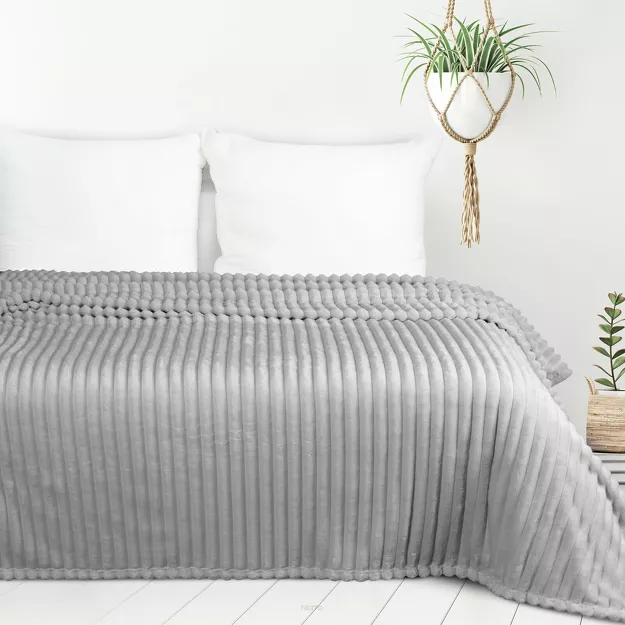 Koc 170x210 SOFT srebrny puszysty typu flano z wytłaczanym wzorem Design 91
