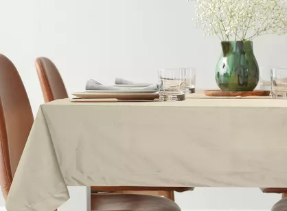 Obrus welwetowy 140x220 MELINDA beżowy wykończony mankietem