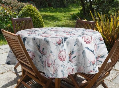 Obrus na taras fi 150 GARDEN 32 biały wodoodporny niebieski motyw kwiatowy