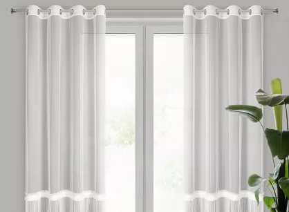 Firana na przelotkach 140x250 MEGAN biała zdobiona ozdobna koronką z falbanką