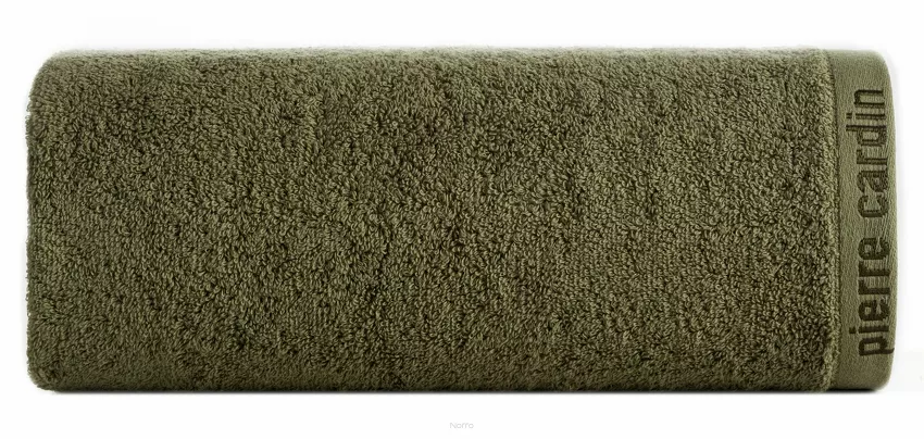 Ręcznik 70x140 EVI Pierre Cardin ciemna oliwka zdobiony bordiurą w kolorze ręcznika z logo marki