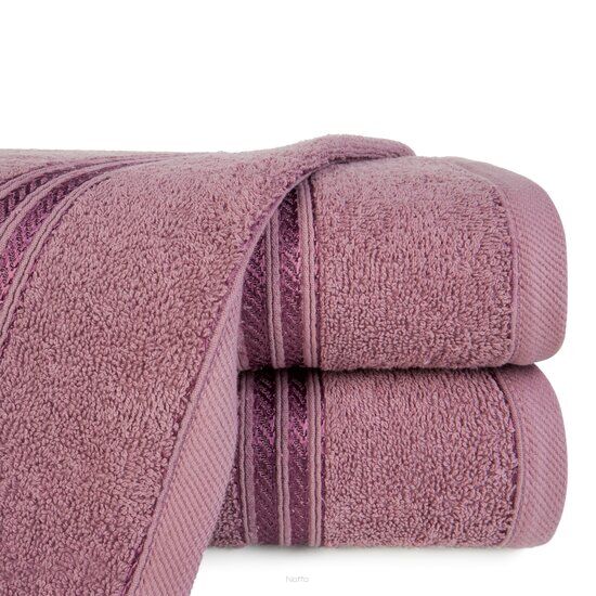 Ręcznik bawełniany 50x90 LORI ciemny lila z delikatną bordiurą z błyszczącą nicią