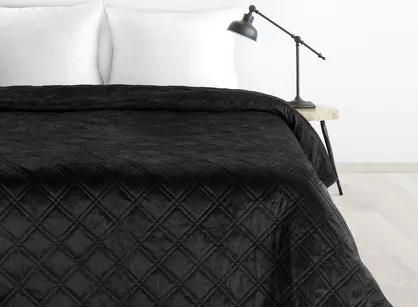 Narzuta welwetowa 170x210 LUIZ 8 czarna pikowana hot press w wyrazisty geometryczny wzór