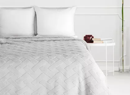 Koc 170x210 CARO srebrny puszysty typu flano z wytłaczanym wzorem Design 91