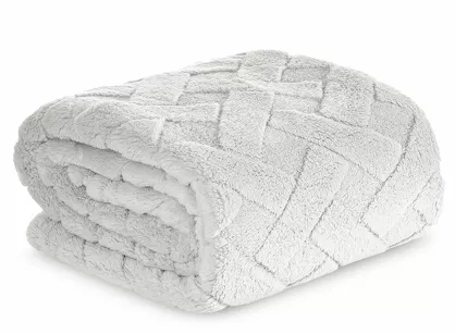 Koc 170x210 CARO srebrny puszysty typu flano z wytłaczanym wzorem Design 91