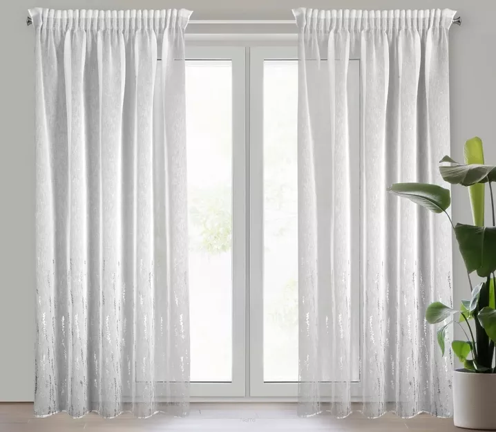 Firana na taśmie 140x270 LINZI biała w stylu eko z błyszczącym srebrnym wzorem