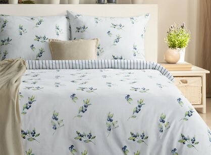 Pościel satynowa 140x200 RAYA 4 biała granatowa nadruk jagód