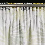 Zasłona na taśmie 140x270 ELINA biała z mikrofibry z nadrukiem musztardowych liści Design 91 - 11