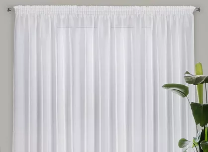 Firana na taśmie 350x270 ALIA biała gładka połyskująca srebrną nicią