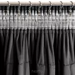 Zasłona na taśmie 140x270 AURA welwetowa czarna jednokolorowa zdobiona w górnej części falbanami - 10