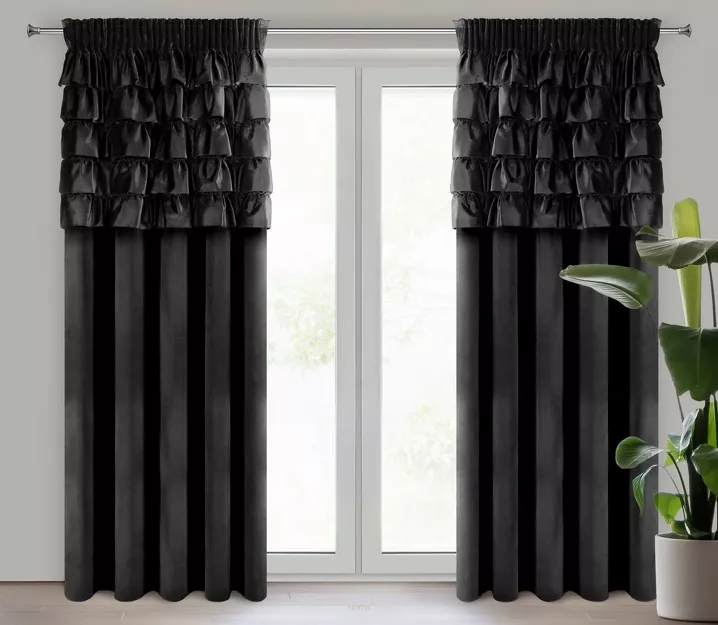 Zasłona na taśmie 140x270 AURA welwetowa czarna jednokolorowa zdobiona w górnej części falbanami