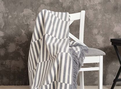 Koc bawełniany 150x200 2147-2 stalowy plażowe paseczki z frędzlami