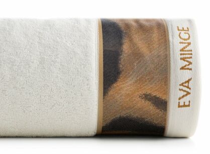 Ręcznik 30x50 EVA 23 Eva Minge kremowy z drukowaną bordiurą z wzorem zwierzęcym