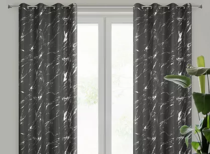 Zasłona gotowa na przelotkach 140x250 LANI grafitowa z mikrofibry z błyszczącym srebrnym nadrukiem marmurku