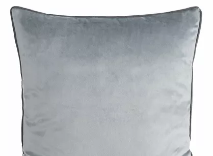 Poszewka welwetowa 45x45 GAJA 2 jednokolorowa srebrna obszyta lamówką