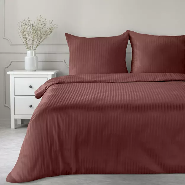 Pościel satynowa 140x200 VERA jednokolorowa gładka burgundowa w prążki