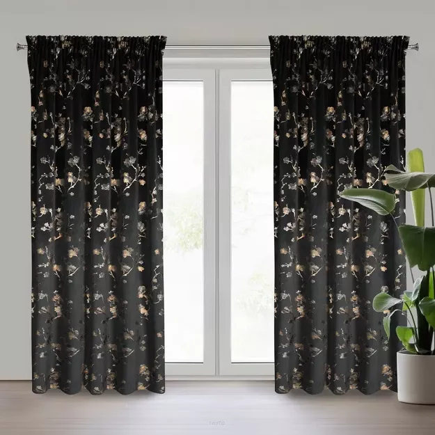 Zasłona na taśmie 140x270 SELENA welwetowa czarna z nadrukiem kwiatu jabłoni