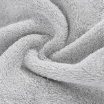 Ręcznik 50x90 VENUS Eva Minge srebrny zdobiony bordiurą w kolorze ręcznika z napisami projektantki 550 g/m2 - 2