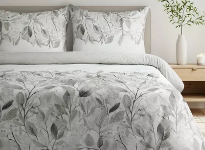 Pościel satynowa 160x200 SPRING 63 srebrna z wzorem kwiatowym z kolekcji Classic