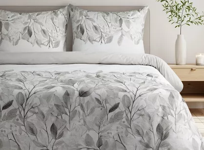 Pościel satynowa 160x200 SPRING 63 srebrna z wzorem kwiatowym z kolekcji Classic
