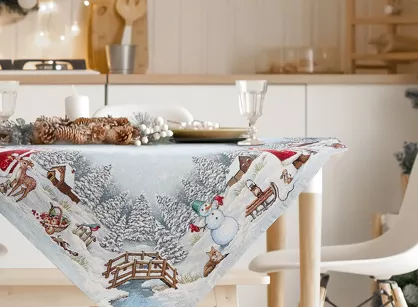 Nakładka świąteczna 100x100 1154 gobelinowa srebrna z zimową scenerią i połyskującą srebrną nicią