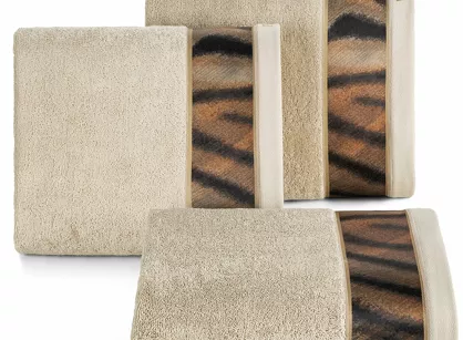 Ręcznik 50x90 EVA 23 Eva Minge beżowy z drukowaną bordiurą z wzorem zwierzęcym