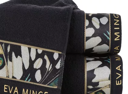 Ręcznik 70x140 EVA 15 Eva Minge czarny zdobiony bordiurą z designerskim wzorem w motyle z kolekcji Premium