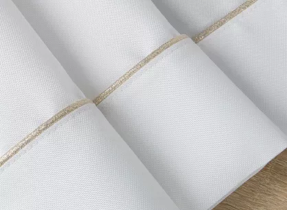 Nakładka elegancka 85x85 MADELE biała zdobiona złotą lamówką