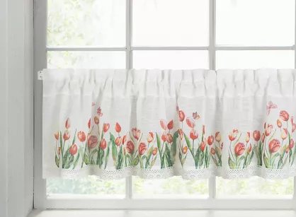 Zazdrostka gotowa w tunelu 150x30 STELLA biała z etaminy z wzorem czerwonych tulipanów i bawełnianą koronką