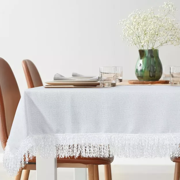 Obrus 140x260 JASPER biały wykończony wyrazistymi frędzlami z kolekcji Premium