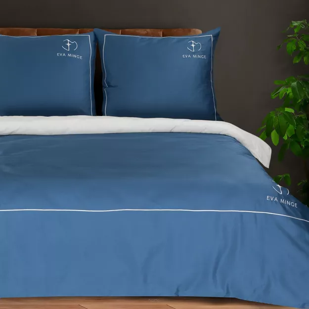 Pościel z makosatyny 220x200 MINGE 2E Eva Minge granatowa z lamówką białą i logo projektantki