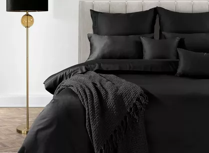 Pościel z makosatyny 160x200 ELEGANT 1B Eva Minge czarna z ozdobną kantą i haftem