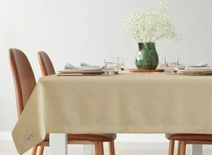 Obrus bawełniany 145x280 STELLA 1 złoty zdobiony kantą z wplecioną nicią złotą