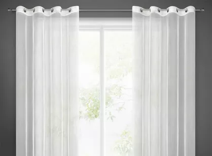 Firana na przelotkach 140x250 NICEA biała z matowej tkaniny i strukturze deszczyku