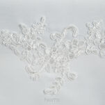 Nakładka 85x85 BARI złamana biel z szeroką listwą i wyhaftowaną koronką na brzegu z kolekcji Premium - 2