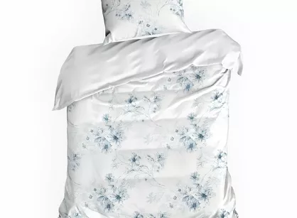 Pościel satynowa 140x200 SPRING 93 biała niebieska z wzorem roślinnym z kolekcji Classic